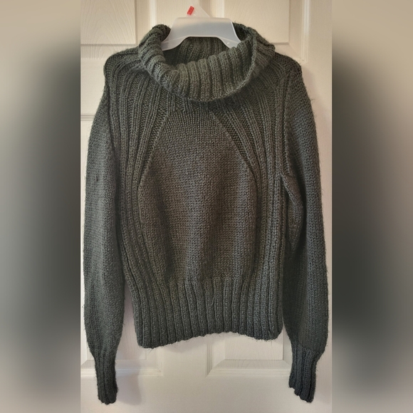 Cozy Gray Turtleneck Sweater - Picture 1 of 4